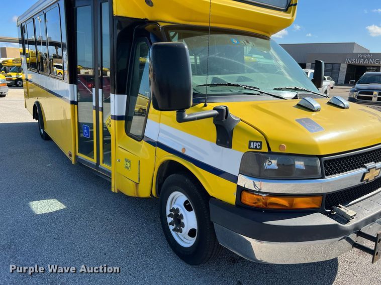 image for item LF9506 2018 Chevrolet Express  shuttle bus