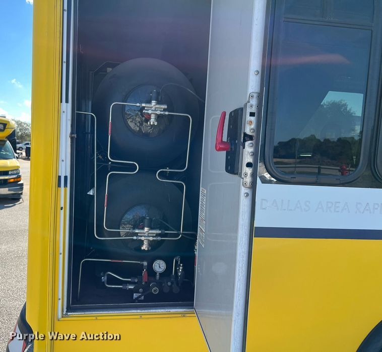 image for item LF9506 2018 Chevrolet Express  shuttle bus