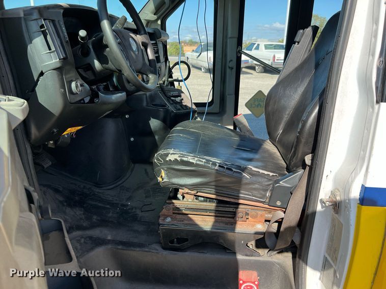 image for item LF9506 2018 Chevrolet Express  shuttle bus