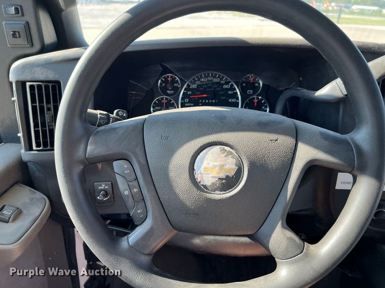 image for item LF9506 2018 Chevrolet Express  shuttle bus