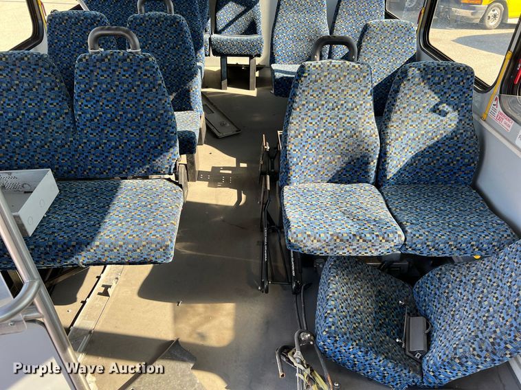 image for item LF9506 2018 Chevrolet Express  shuttle bus