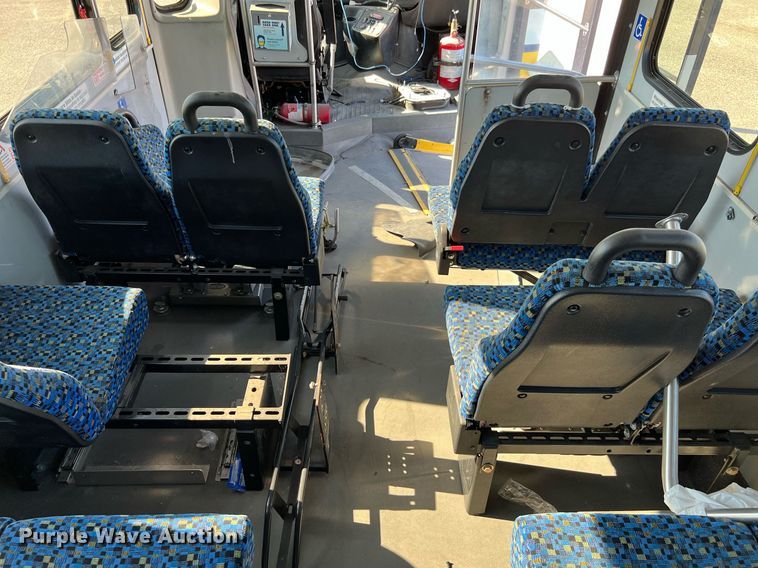 image for item LF9506 2018 Chevrolet Express  shuttle bus