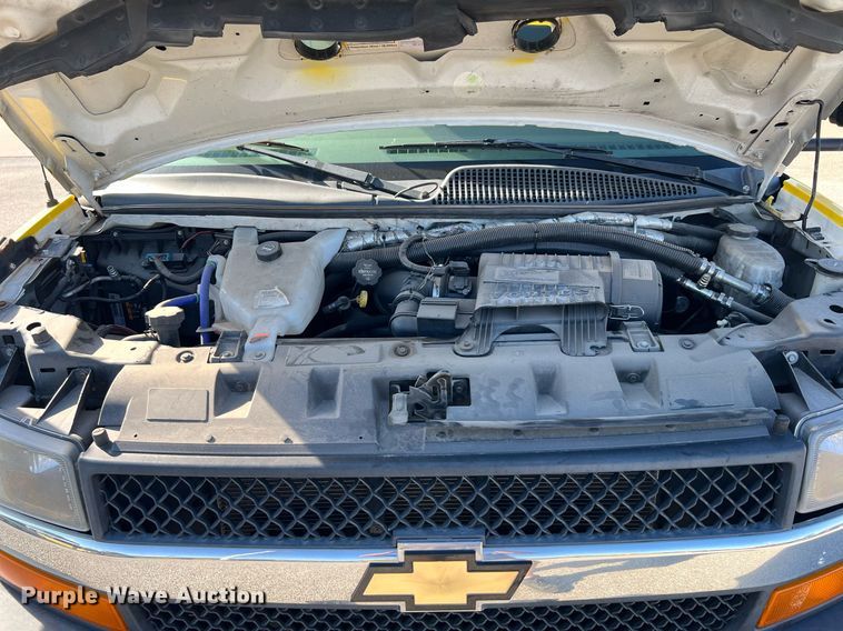 image for item LF9506 2018 Chevrolet Express  shuttle bus