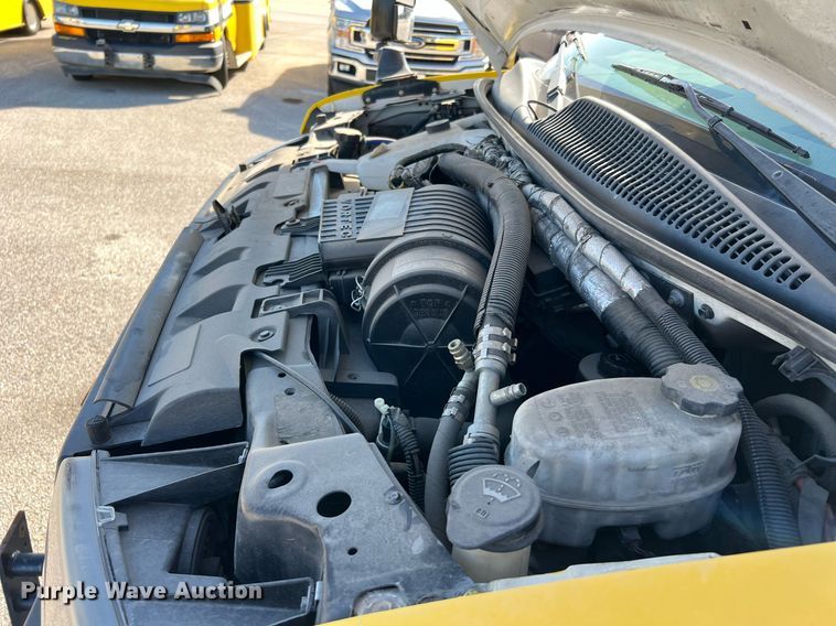 image for item LF9506 2018 Chevrolet Express  shuttle bus