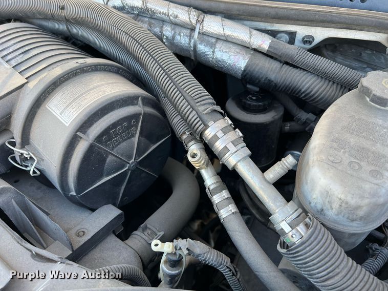 image for item LF9506 2018 Chevrolet Express  shuttle bus