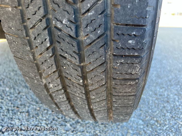 image for item LF9506 2018 Chevrolet Express  shuttle bus