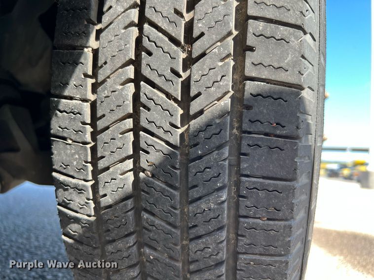 image for item LF9506 2018 Chevrolet Express  shuttle bus