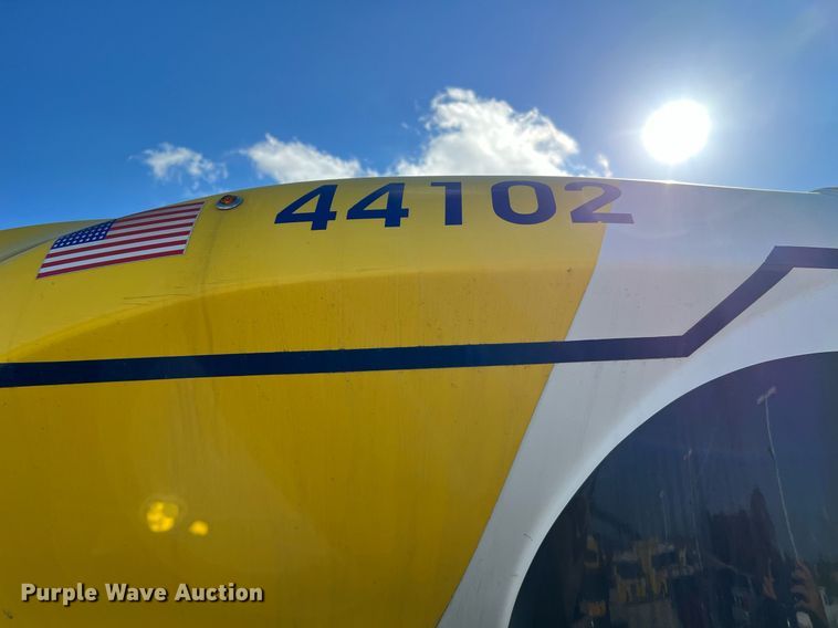 image for item LF9506 2018 Chevrolet Express  shuttle bus