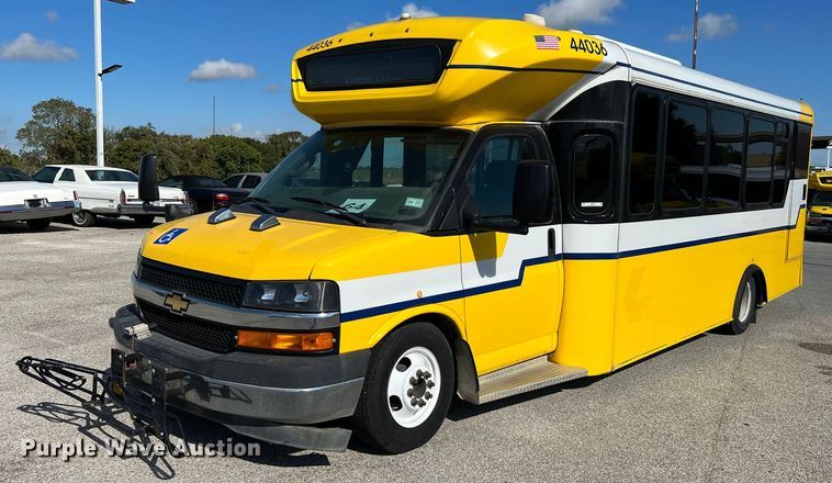 image for item LF9507 2017 Chevrolet Express  shuttle bus