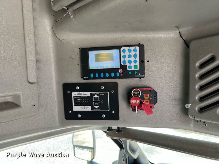 image for item LF9507 2017 Chevrolet Express  shuttle bus