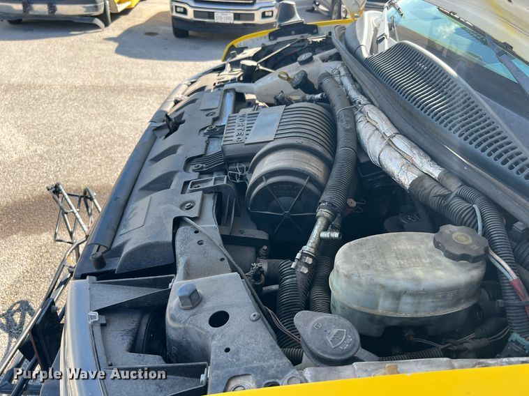 image for item LF9507 2017 Chevrolet Express  shuttle bus