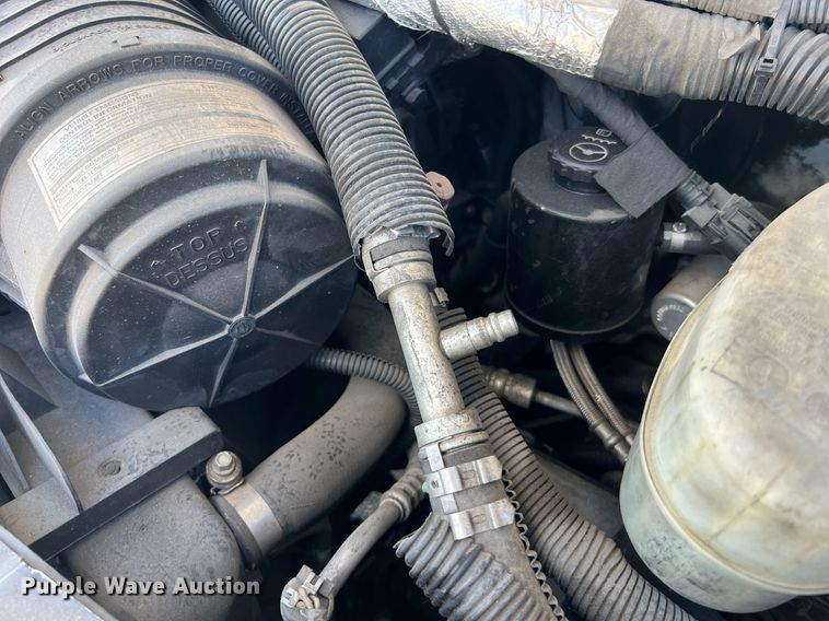 image for item LF9507 2017 Chevrolet Express  shuttle bus