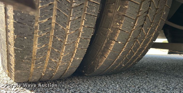 image for item LF9507 2017 Chevrolet Express  shuttle bus