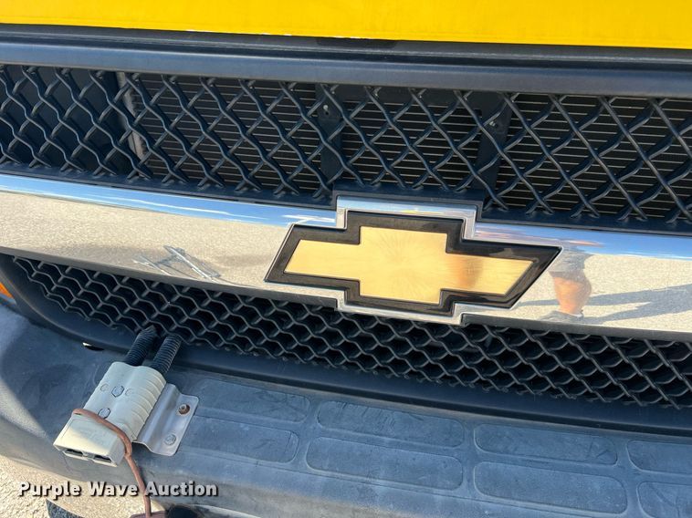 image for item LF9507 2017 Chevrolet Express  shuttle bus