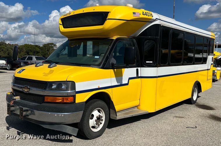 image for item LF9508 2017 Chevrolet Express  shuttle bus