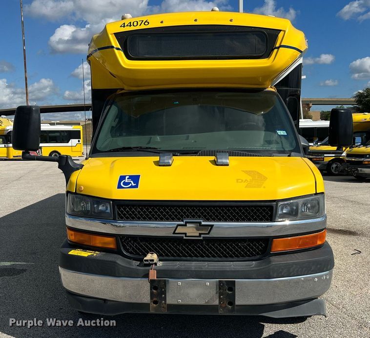 image for item LF9508 2017 Chevrolet Express  shuttle bus