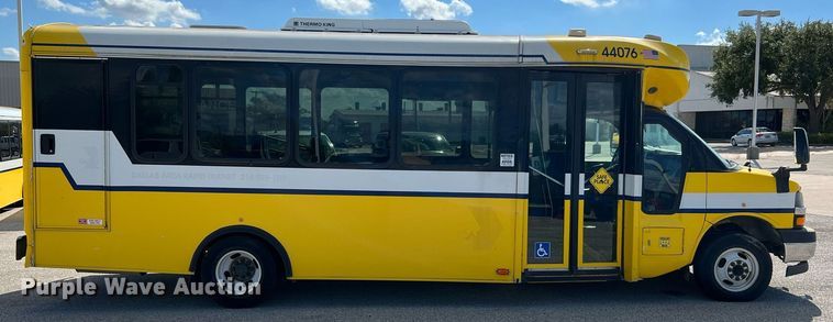 image for item LF9508 2017 Chevrolet Express  shuttle bus