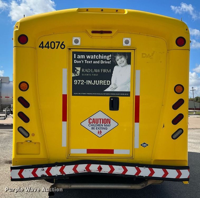 image for item LF9508 2017 Chevrolet Express  shuttle bus