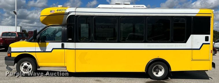 image for item LF9508 2017 Chevrolet Express  shuttle bus