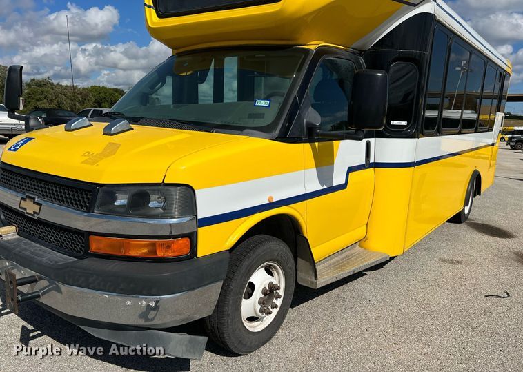 image for item LF9508 2017 Chevrolet Express  shuttle bus