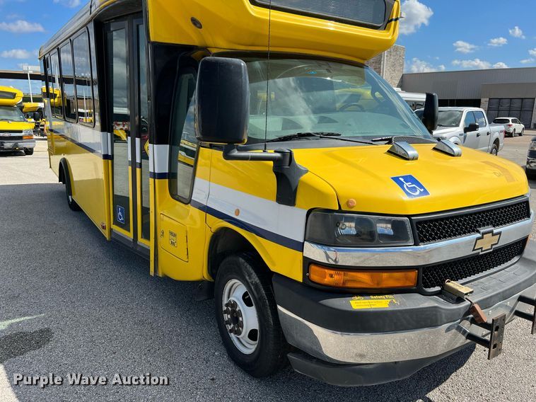 image for item LF9508 2017 Chevrolet Express  shuttle bus
