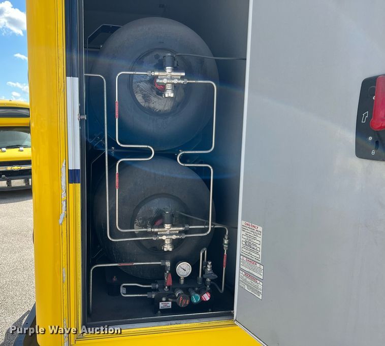 image for item LF9508 2017 Chevrolet Express  shuttle bus