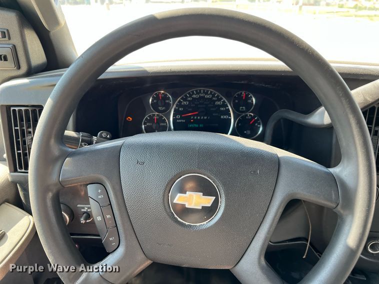 image for item LF9508 2017 Chevrolet Express  shuttle bus