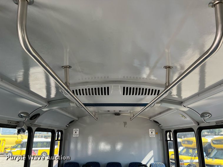 image for item LF9508 2017 Chevrolet Express  shuttle bus