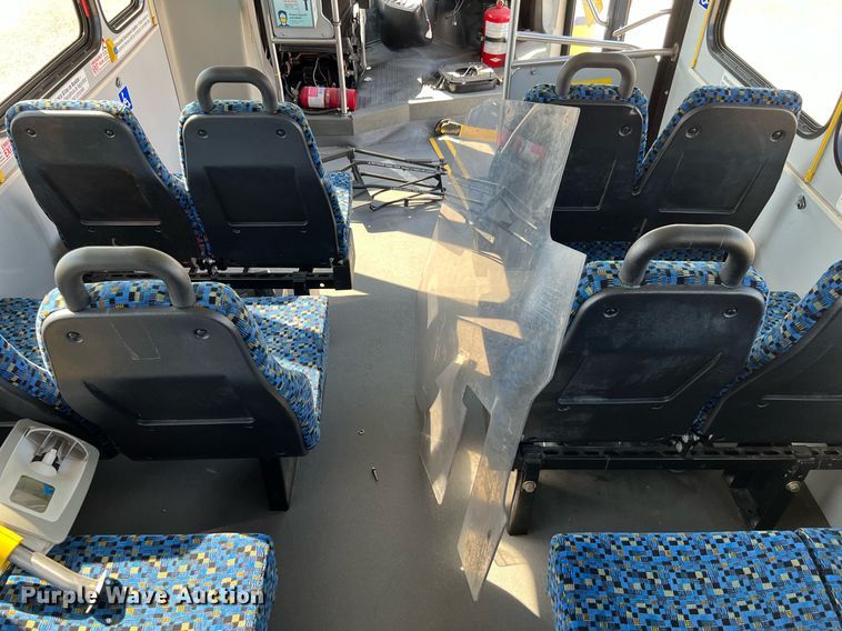 image for item LF9508 2017 Chevrolet Express  shuttle bus