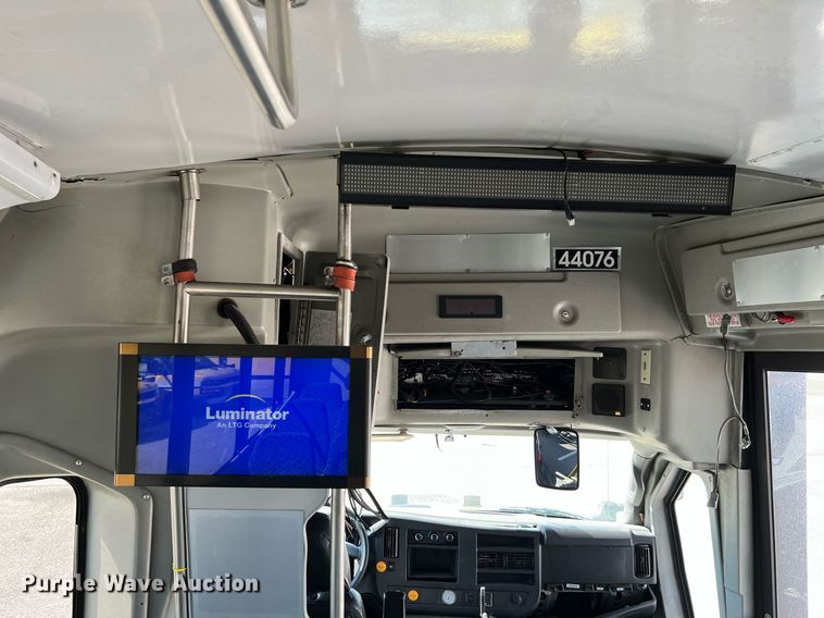 image for item LF9508 2017 Chevrolet Express  shuttle bus