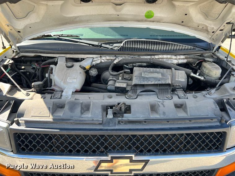 image for item LF9508 2017 Chevrolet Express  shuttle bus