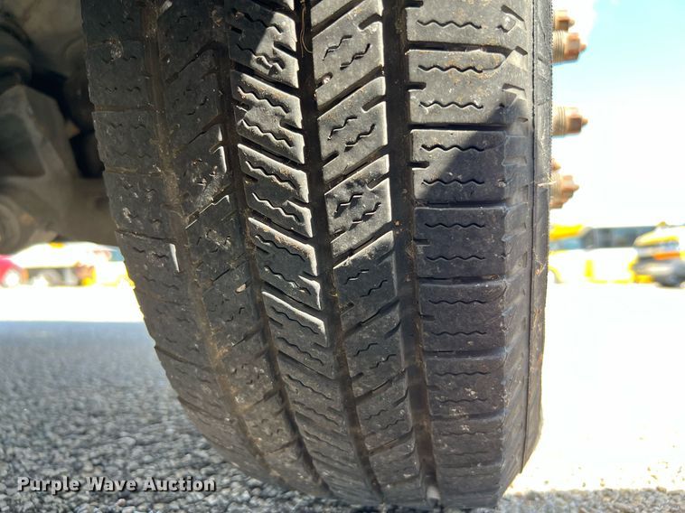 image for item LF9508 2017 Chevrolet Express  shuttle bus