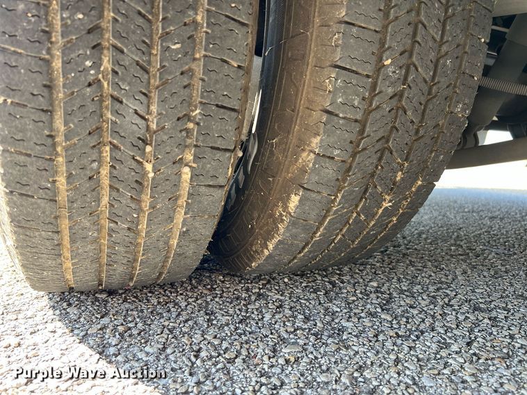 image for item LF9508 2017 Chevrolet Express  shuttle bus