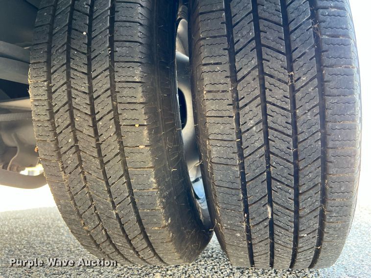 image for item LF9508 2017 Chevrolet Express  shuttle bus