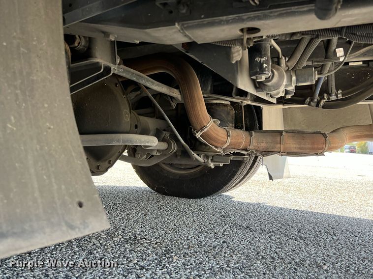 image for item LF9508 2017 Chevrolet Express  shuttle bus