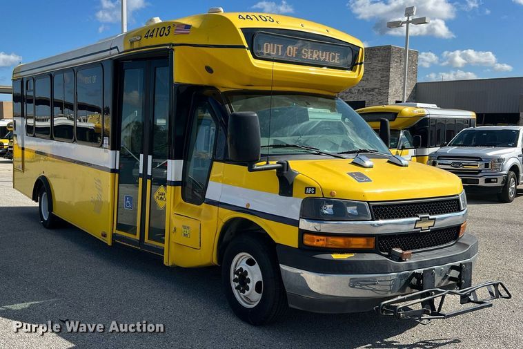 image for item LF9509 2018 Chevrolet Express  shuttle bus