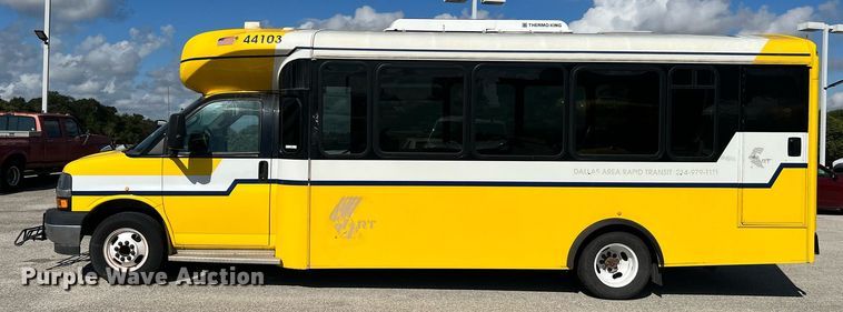 image for item LF9509 2018 Chevrolet Express  shuttle bus