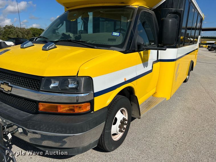 image for item LF9509 2018 Chevrolet Express  shuttle bus