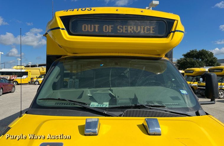 image for item LF9509 2018 Chevrolet Express  shuttle bus