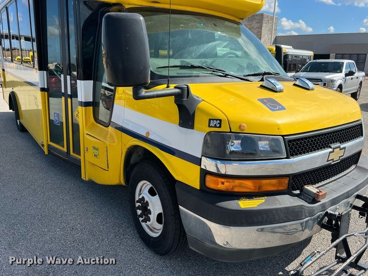 image for item LF9509 2018 Chevrolet Express  shuttle bus