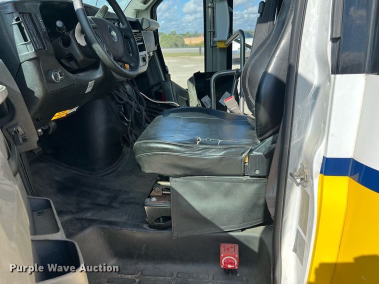 image for item LF9509 2018 Chevrolet Express  shuttle bus