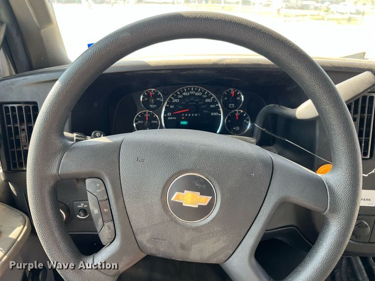 image for item LF9509 2018 Chevrolet Express  shuttle bus