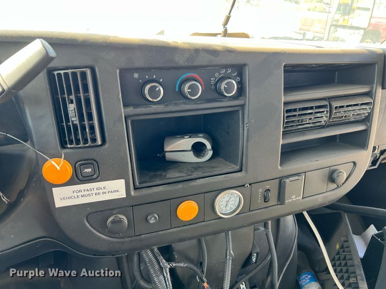 image for item LF9509 2018 Chevrolet Express  shuttle bus