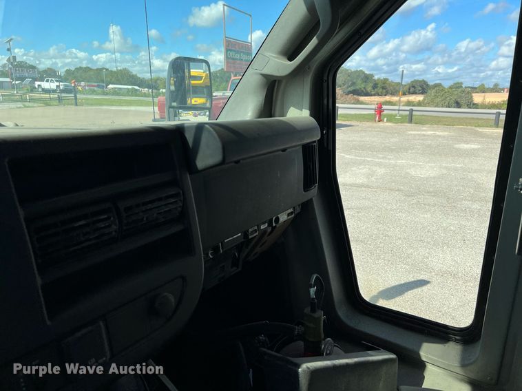 image for item LF9509 2018 Chevrolet Express  shuttle bus