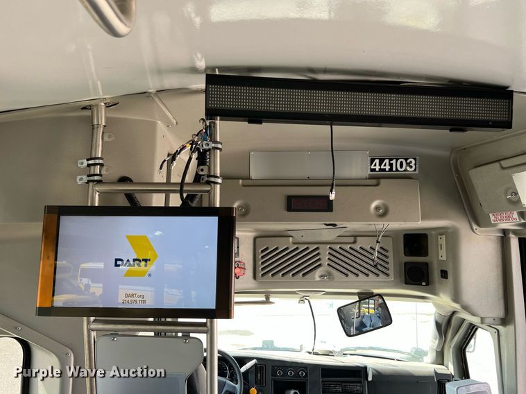 image for item LF9509 2018 Chevrolet Express  shuttle bus