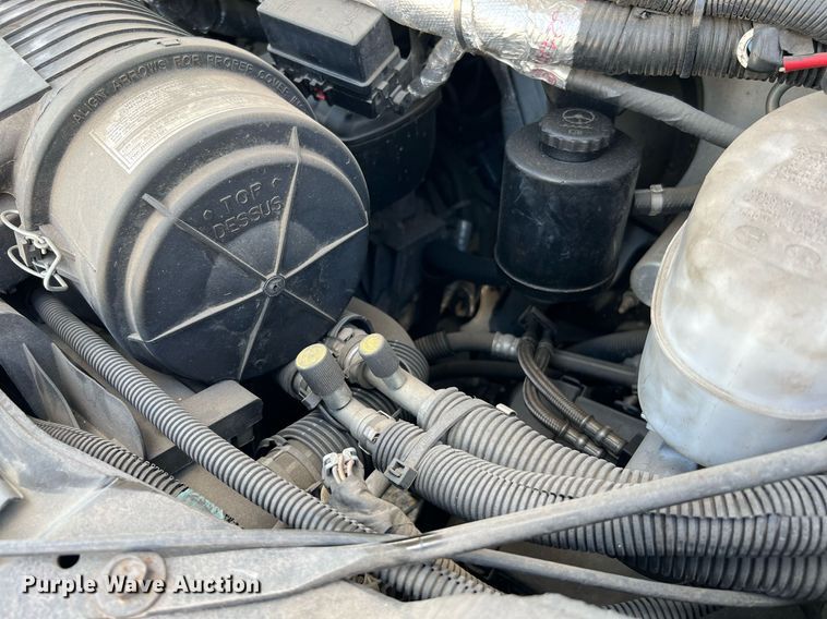 image for item LF9509 2018 Chevrolet Express  shuttle bus