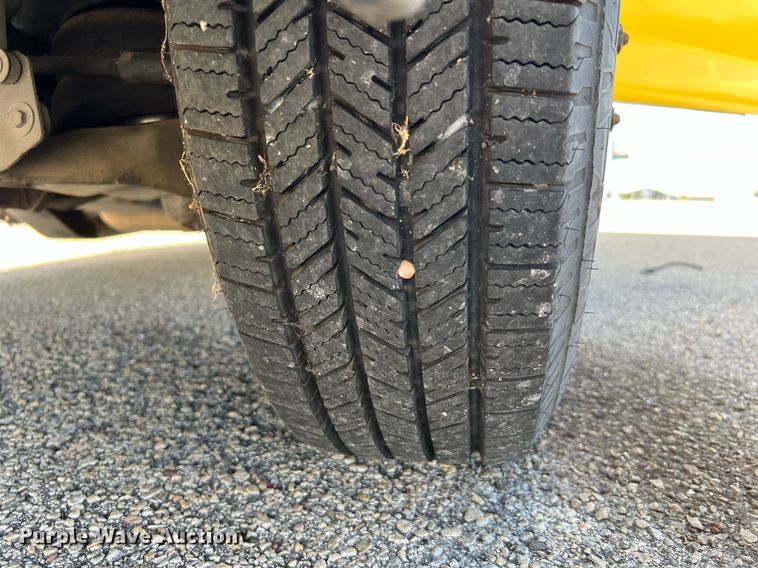 image for item LF9509 2018 Chevrolet Express  shuttle bus