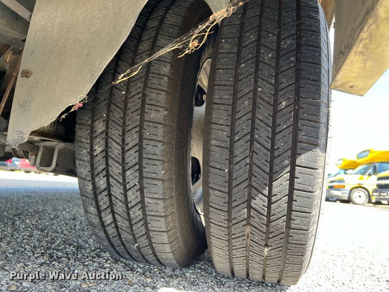 image for item LF9509 2018 Chevrolet Express  shuttle bus