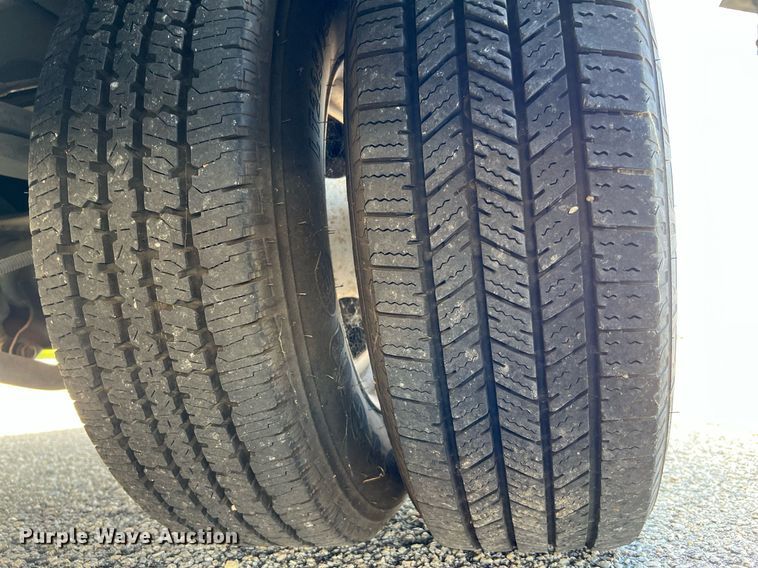 image for item LF9509 2018 Chevrolet Express  shuttle bus