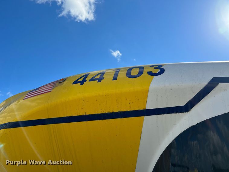 image for item LF9509 2018 Chevrolet Express  shuttle bus